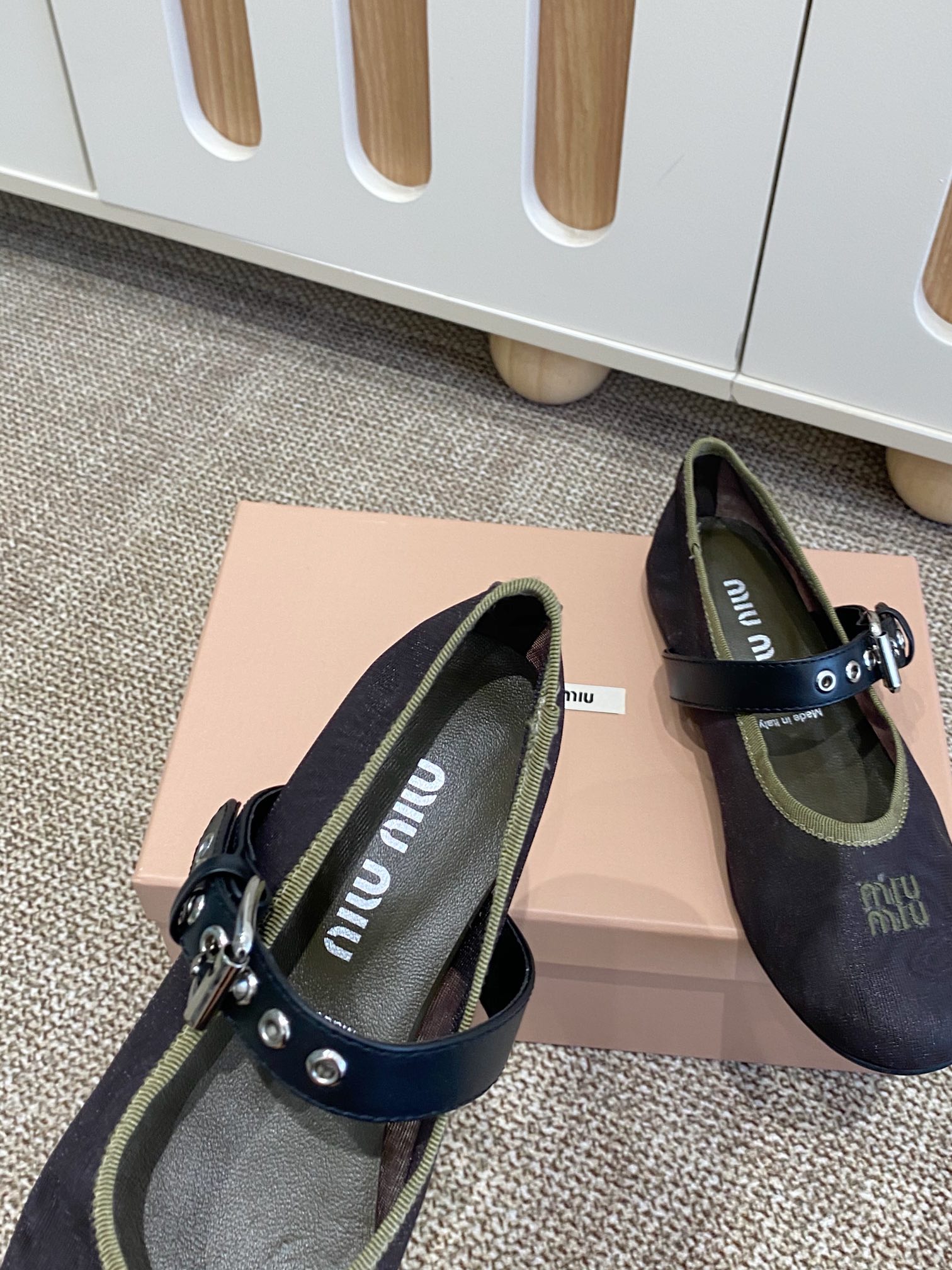 MiuMi Holiday Series Net-Covered Mary Jane Shoes with Sheep-Skin Insole – Size 35-40 - 图片 6