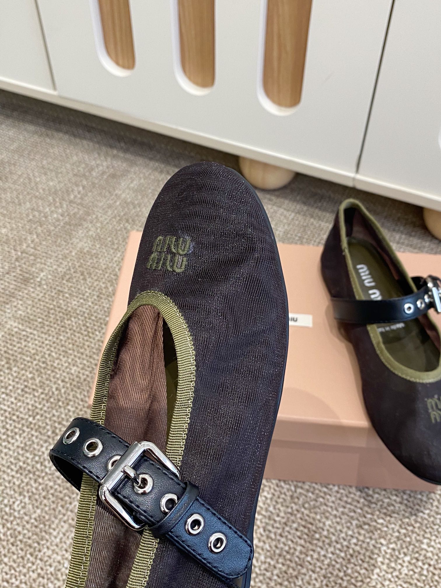 MiuMi Holiday Series Net-Covered Mary Jane Shoes with Sheep-Skin Insole – Size 35-40 - 图片 4