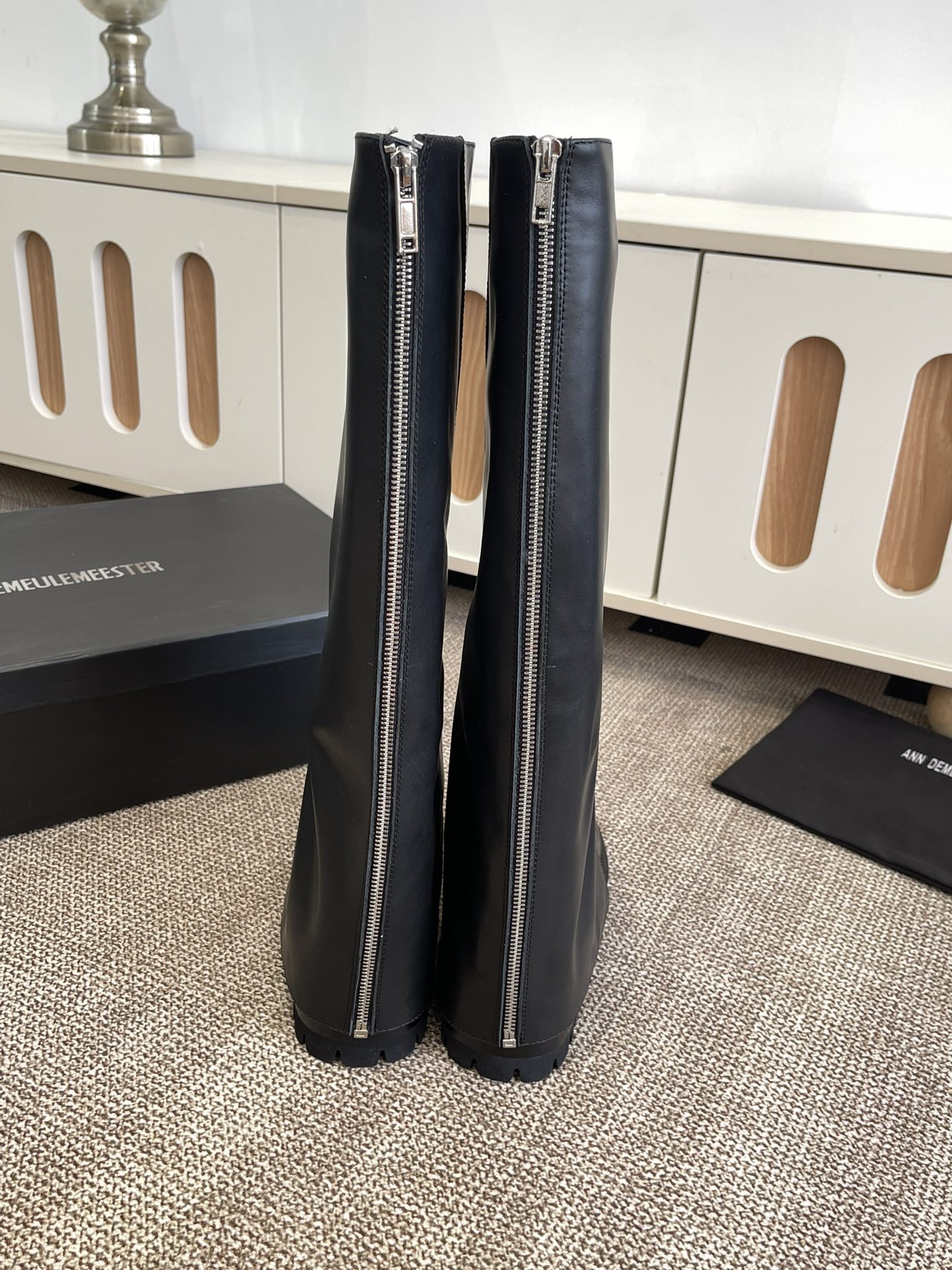 Title: Ann Demeulemeester Magic Knight Boots Description Summary: Upgrade to unique Ann Dem knight boots with calf pellets, dark wax style, ZP soles, and modern elements. - 图片 5