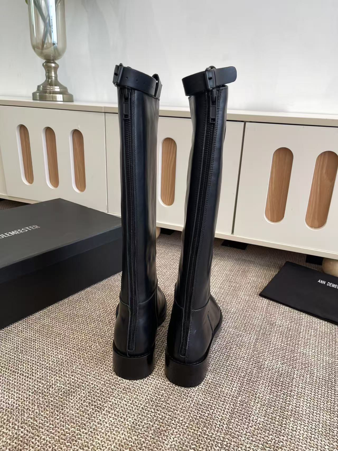 “Ann Demeulemeester Knight of the Net Boots: Brand New Upgrade with Unique Charm and High-Quality Materials” - 图片 5