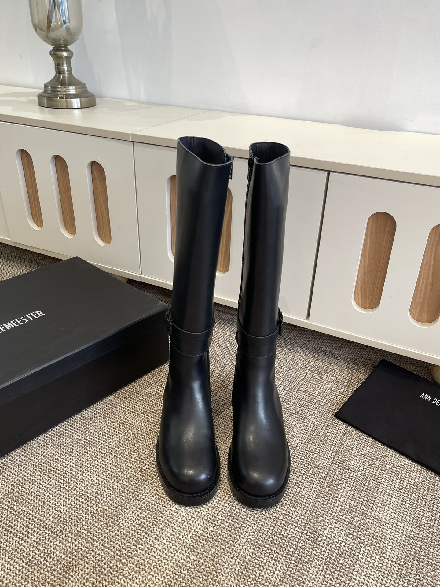 “Ann Demeulemeester Jay Boots: Unique Design and High-Quality Materials for Style and Comfort” - 图片 9