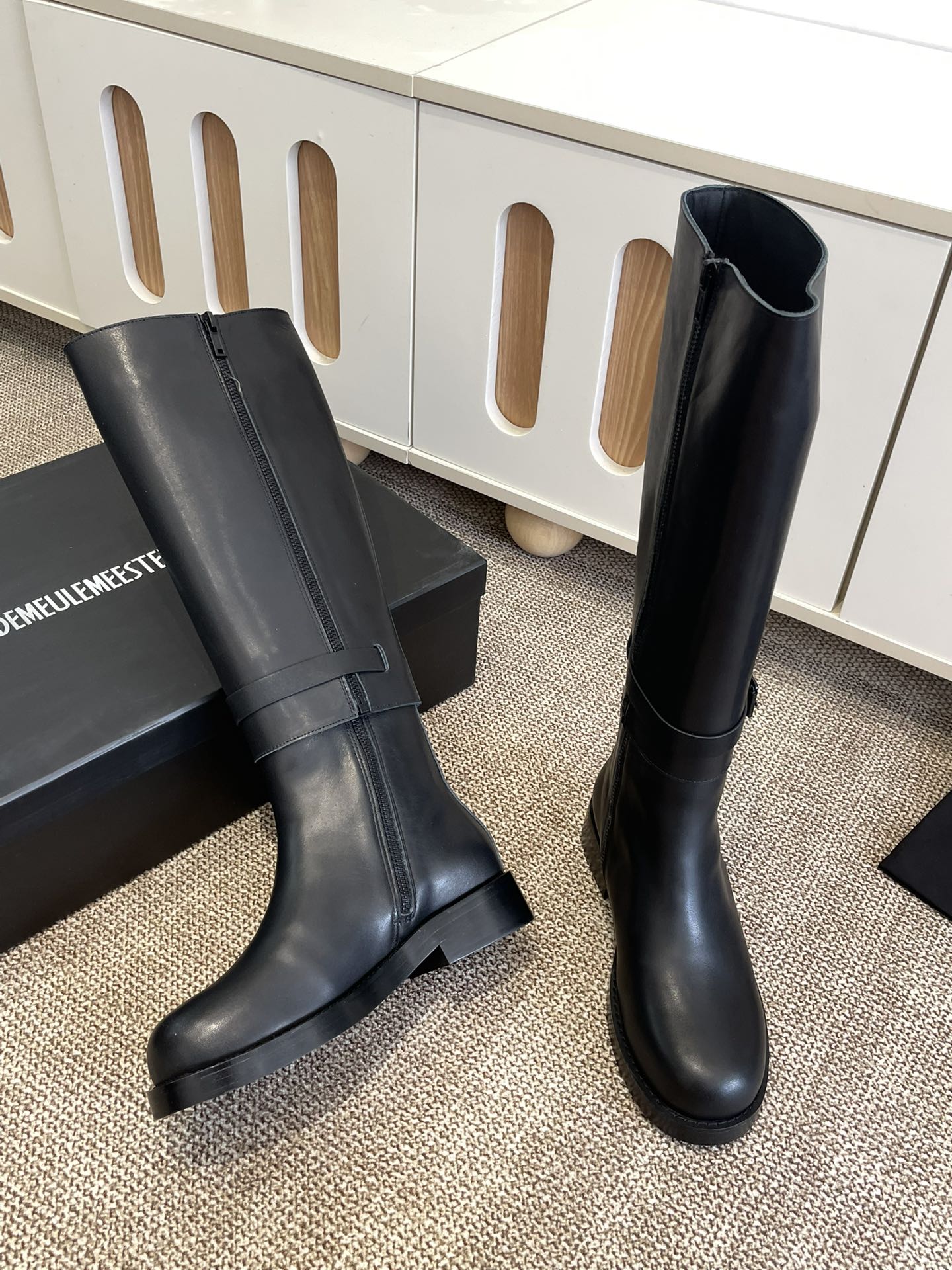 “Ann Demeulemeester Jay Boots: Unique Design and High-Quality Materials for Style and Comfort” - 图片 2