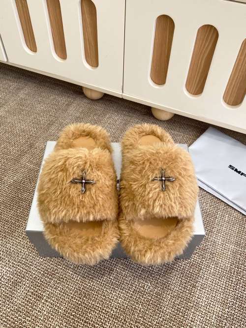 SMFK Furry Slippers - Comfortable & Stylish Indoor/Outdoor Slides