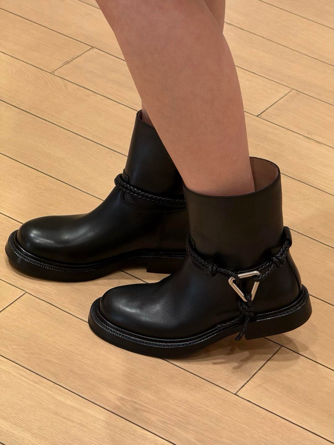 NO:668855,bv short boots,boots,bottega veneta,boots19860909bv短靴上脚,靴子,bottega veneta,boots,Women's Shoes