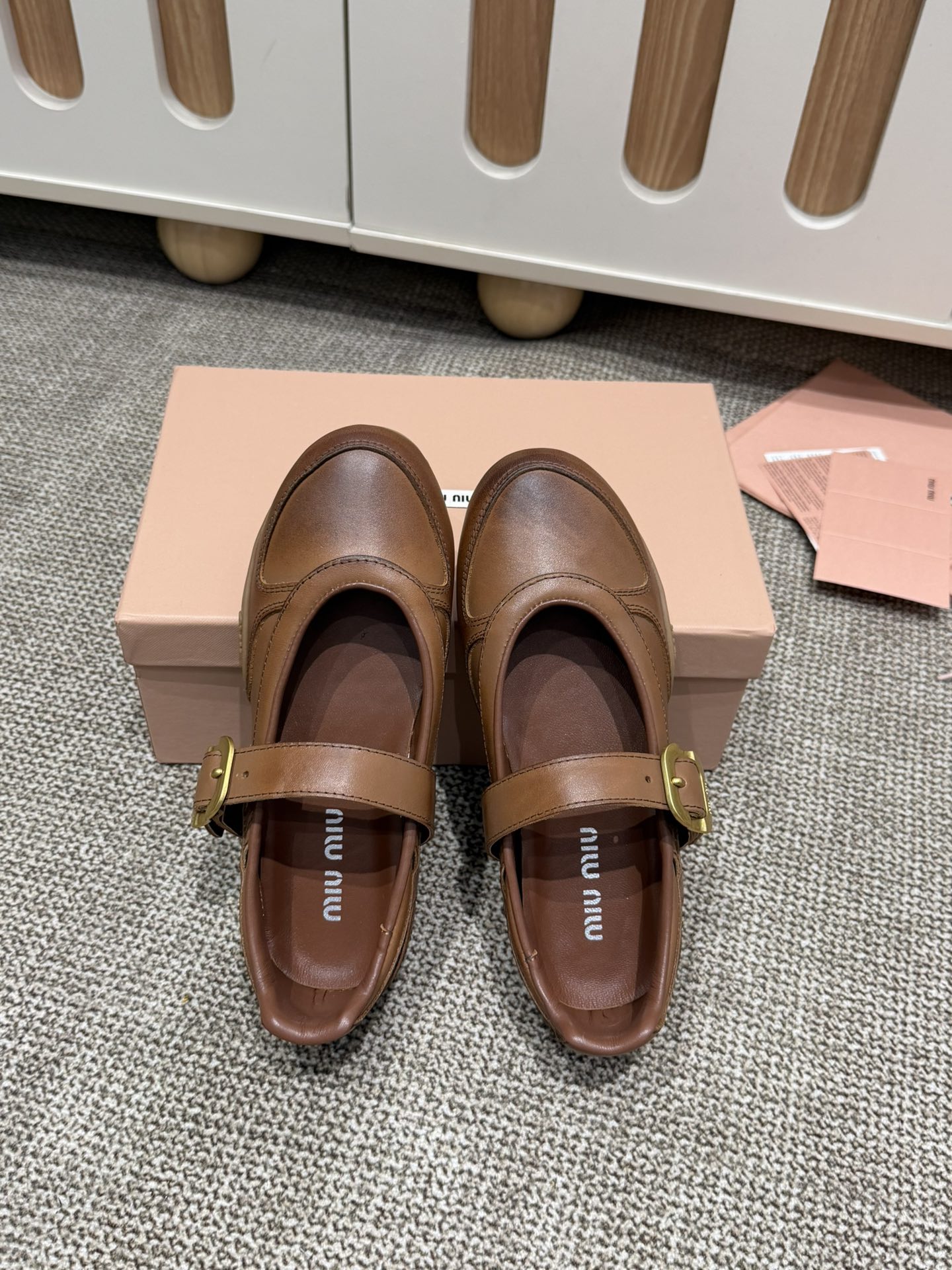 @Leather Button p250 Miu Mi* 𝟐6𝐀𝐖Nuevo nivel de compra de productos de primavera y verano Soy un control de detalles…