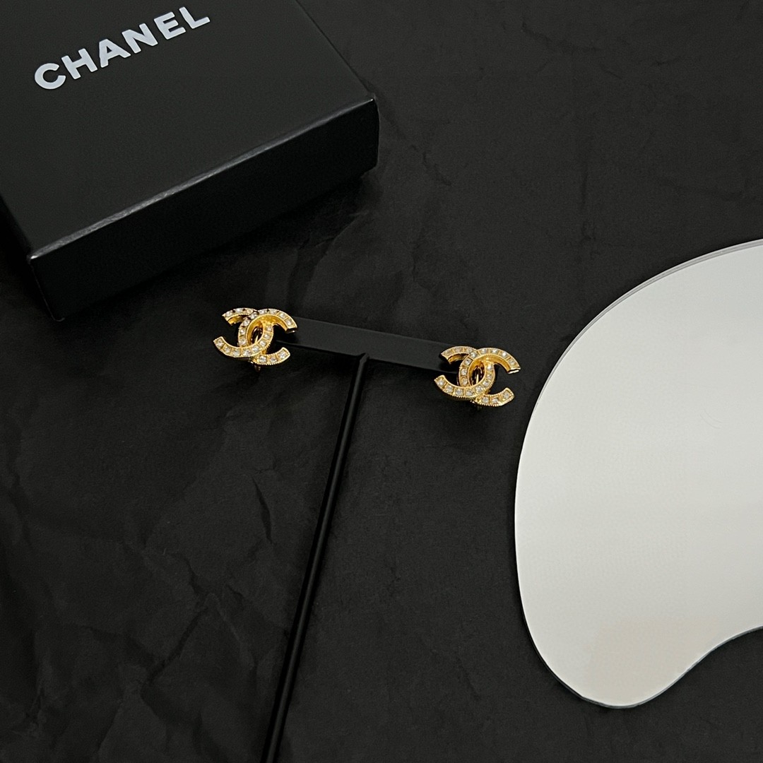 Chanel香奈儿中古耳夹小香家的款式真心无需多介绍每一款都超好看精致大方非常显气质