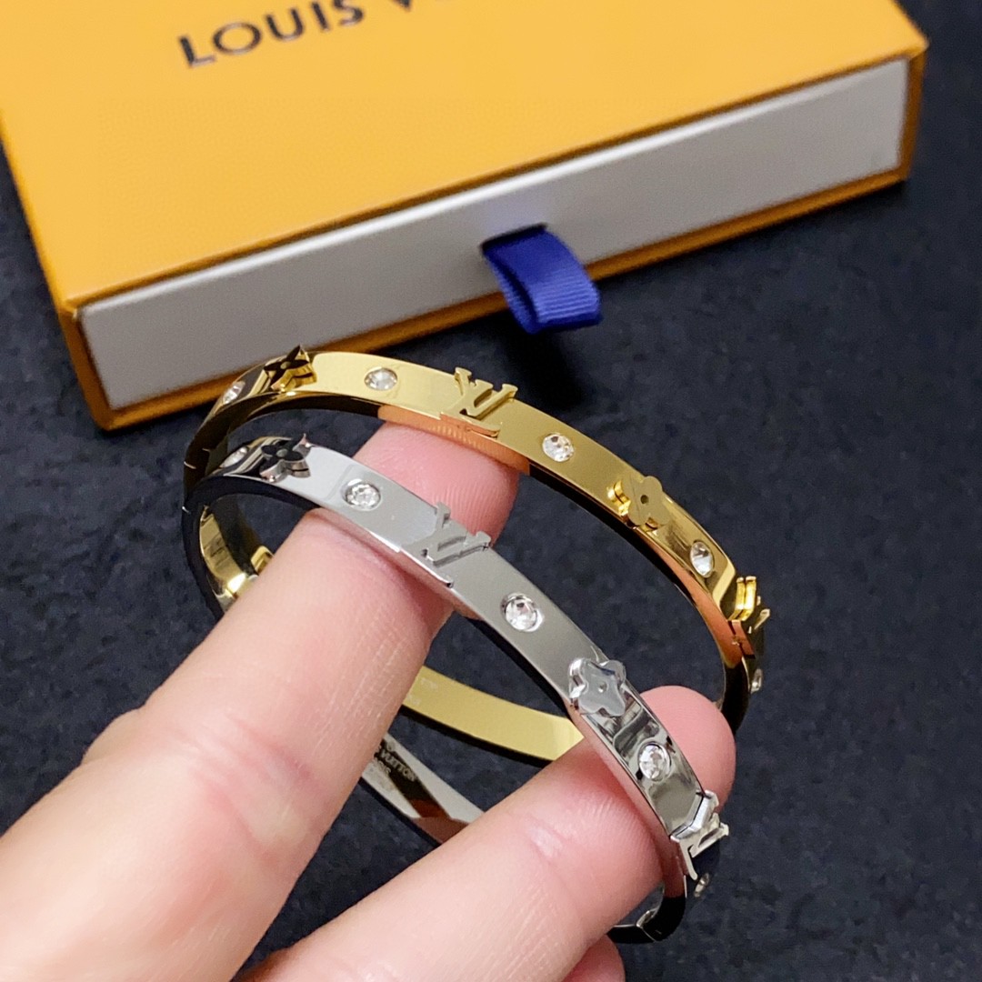 Louis Vuitton Jewelry Bracelet White Set With Diamonds Vintage