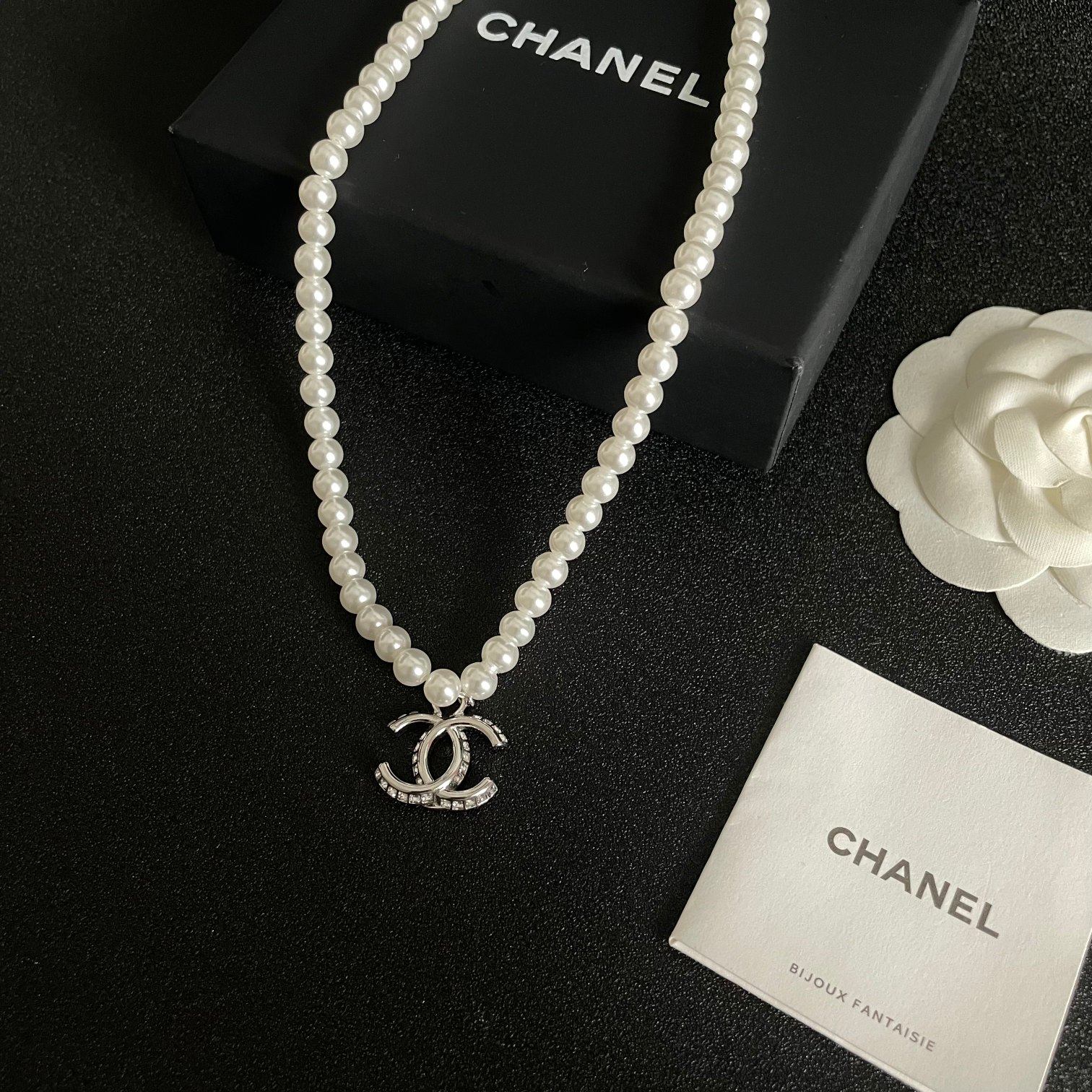 Chanel香奈儿中古字母项链小香家的款式真心无需多介绍每一款都超好看精致大方非常显气质