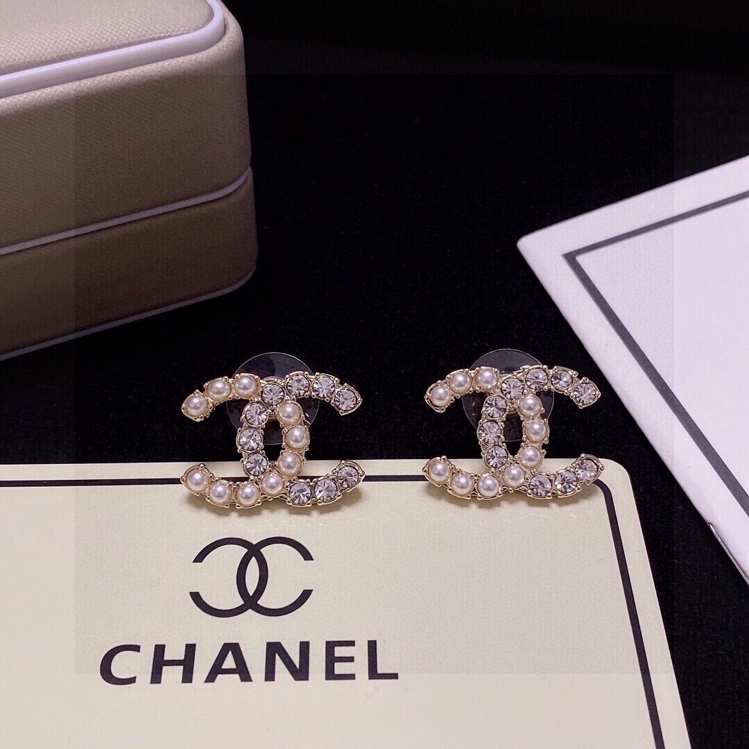 CHANEL Pearl and Crystal Stud Earrings - Comprehensive 7