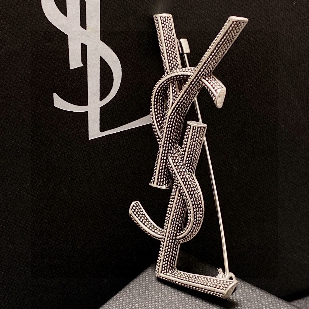 Saint Laurent Vintage Silver-Tone Brooch - Comprehensive 4