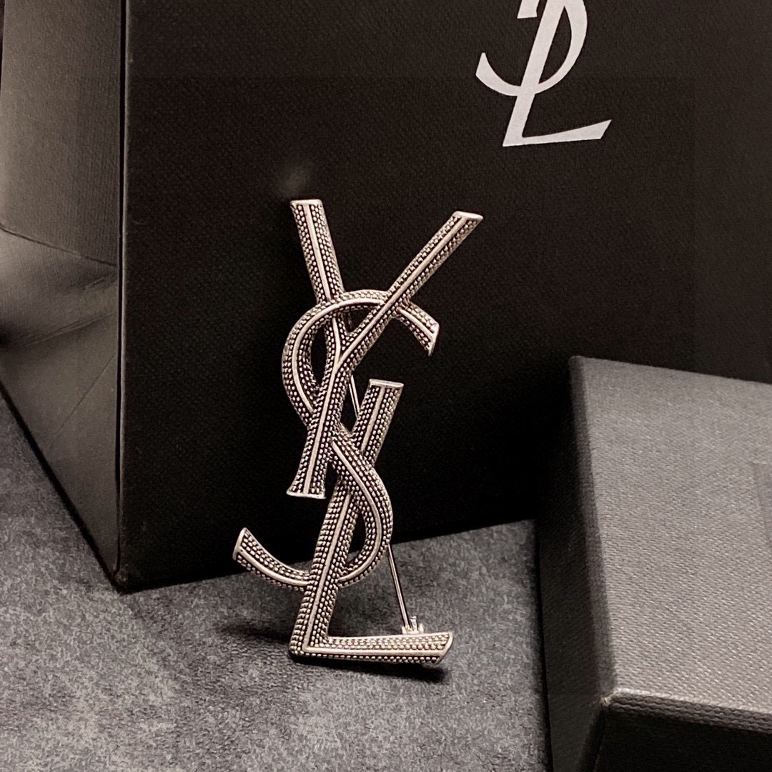 Saint Laurent Vintage Silver-Tone Brooch - Comprehensive