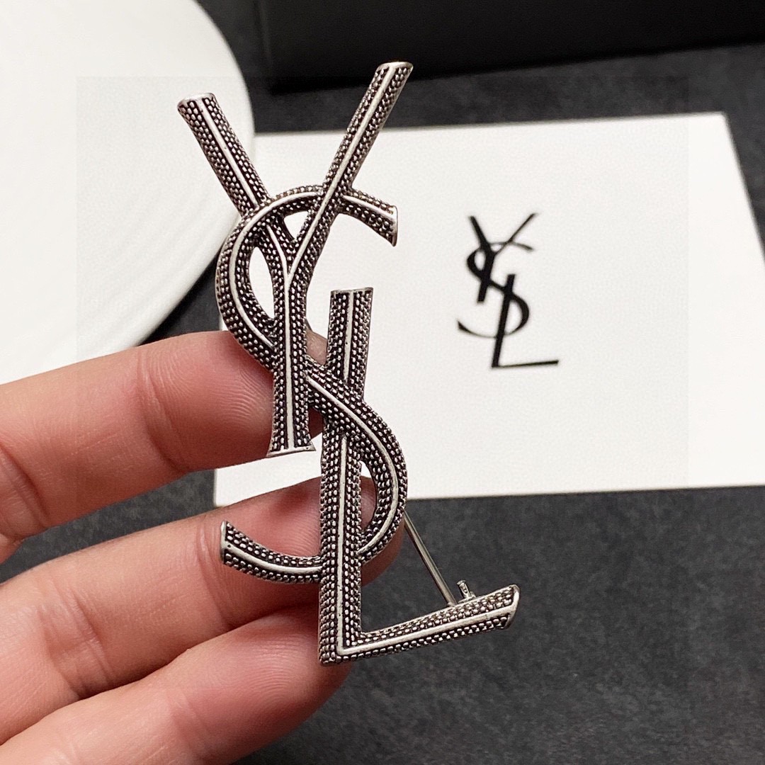 Saint Laurent Vintage Silver-Tone Brooch - Comprehensive 6