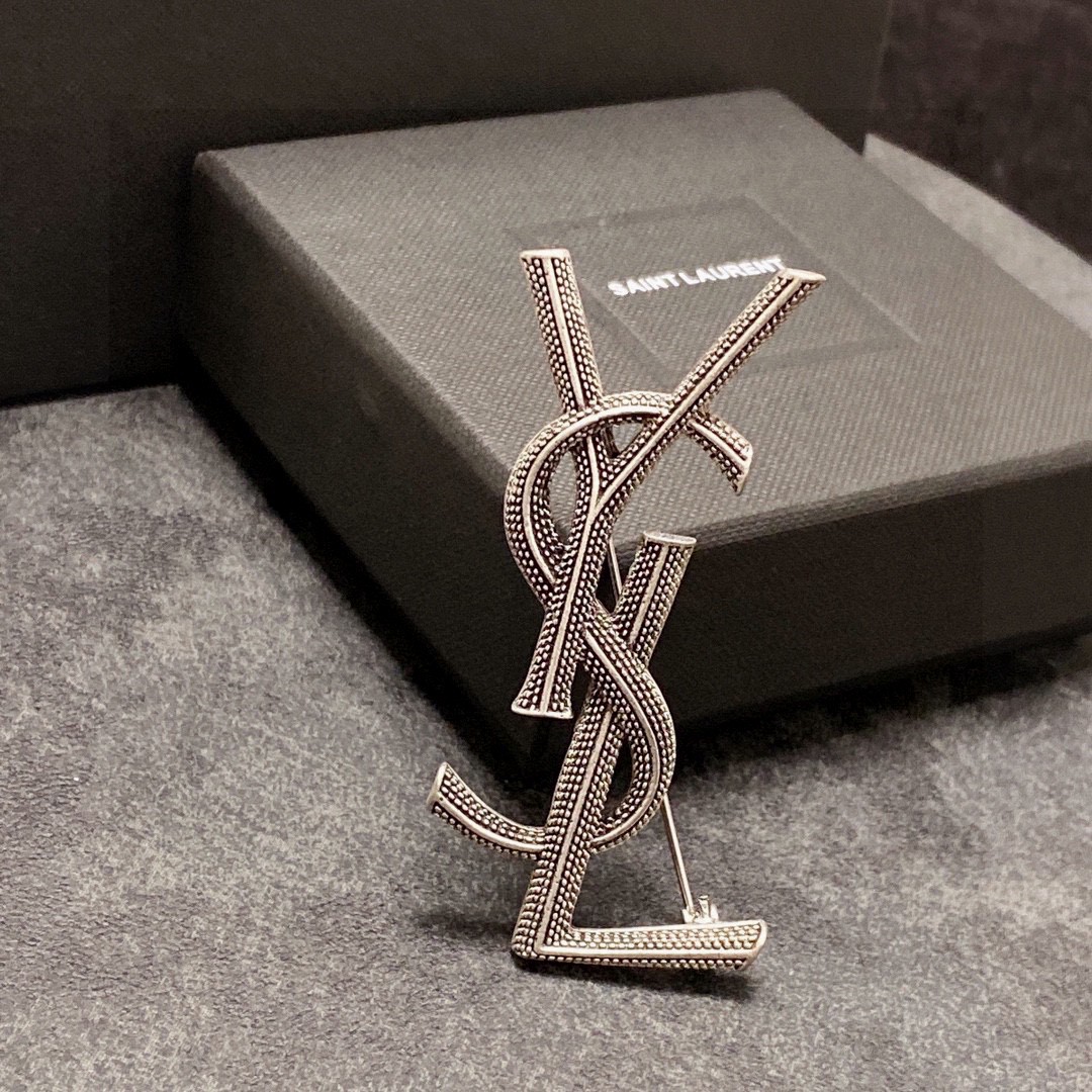 Saint Laurent Vintage Silver-Tone Brooch - Comprehensive 5