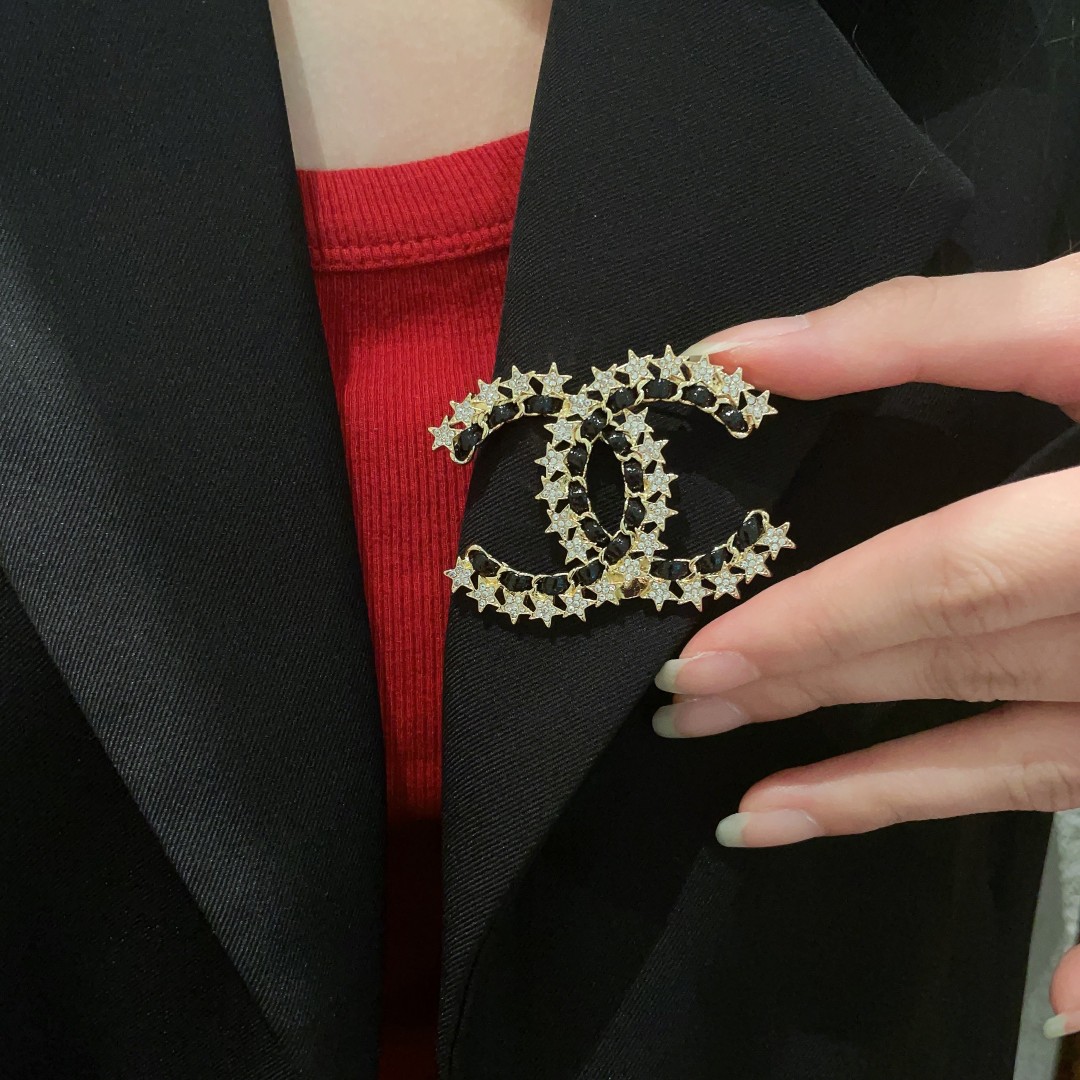 Chanel Best
 Jewelry Brooch Women