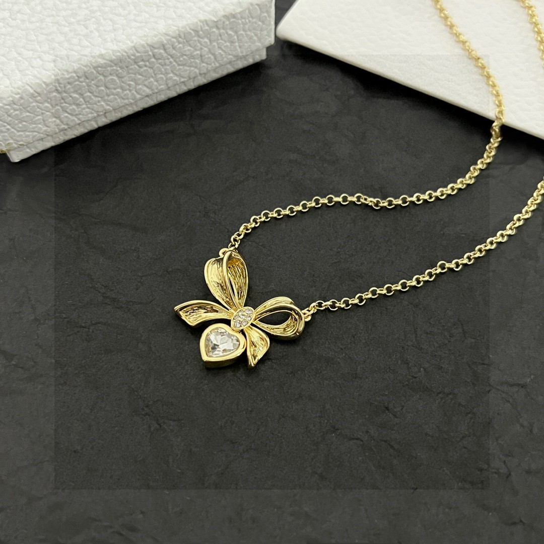 Dior Necklace (Includes full packaging - Comprehensive 2