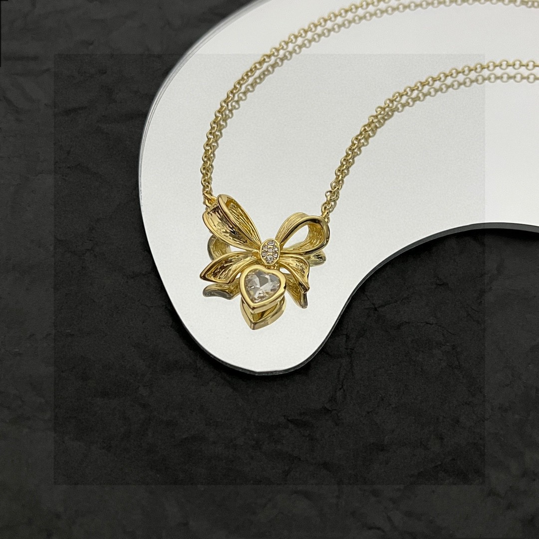Dior Necklace (Includes full packaging - Comprehensive 5