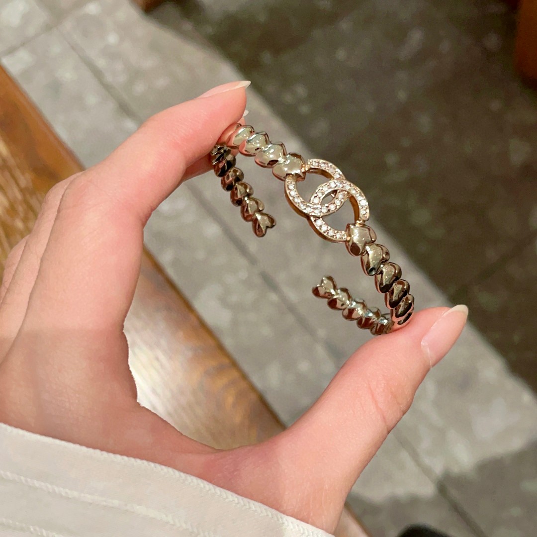 Chanel Haute Couture Haute Couture Fine Jewelry Necklace Bracelet Ring 4