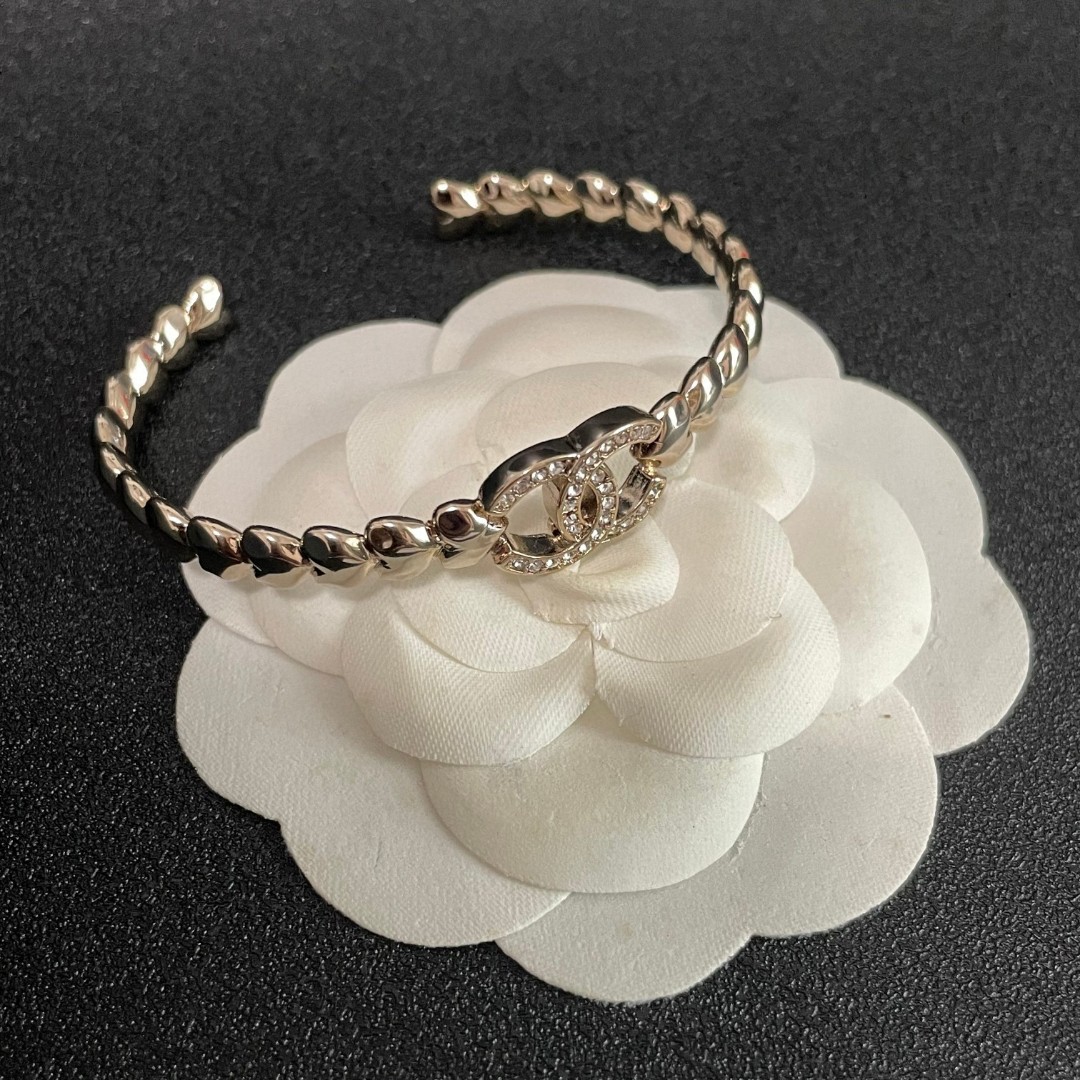 Chanel Haute Couture Haute Couture Fine Jewelry Necklace Bracelet Ring 9