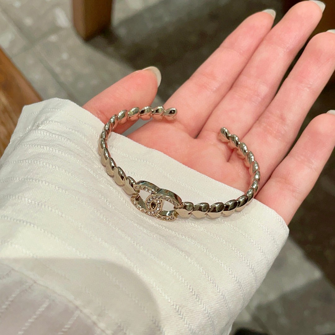 Chanel Haute Couture Haute Couture Fine Jewelry Necklace Bracelet Ring 3