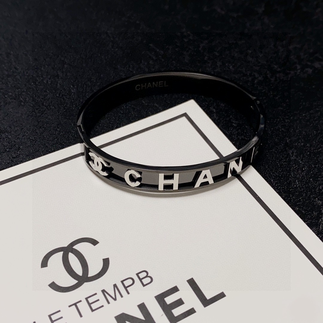 Chanel Haute Couture Haute Couture Fine Jewelry Necklace Bracelet Ring 4