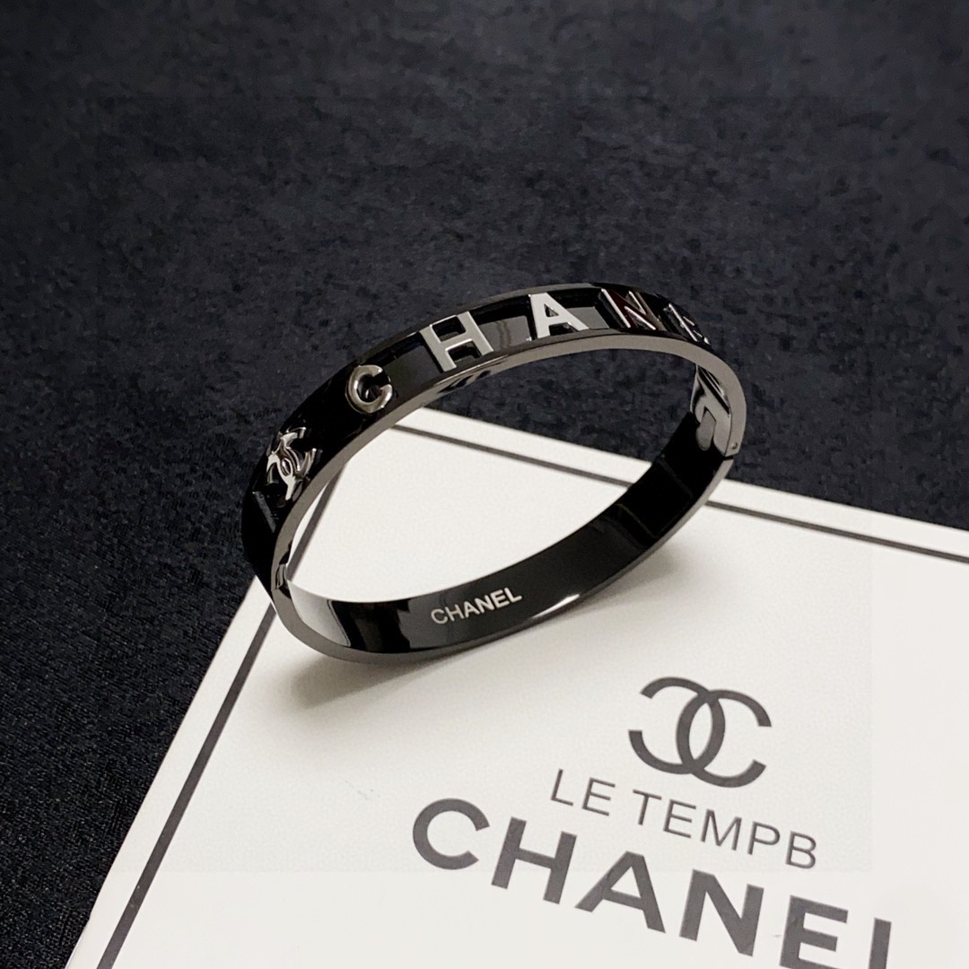 Chanel Haute Couture Haute Couture Fine Jewelry Necklace Bracelet Ring 5