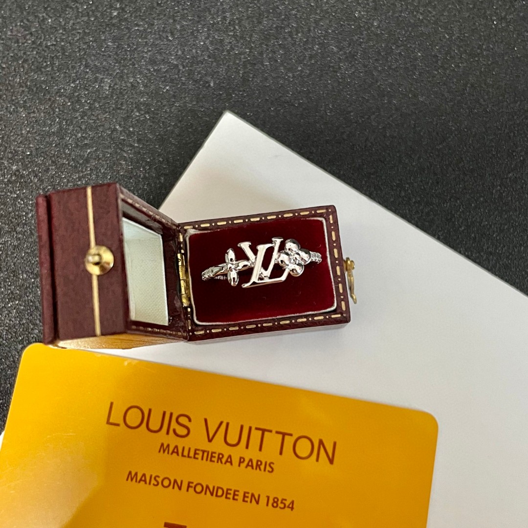 Louis Vuitton Haute Couture Haute Couture Fine Jewelry Necklace Bracelet 9