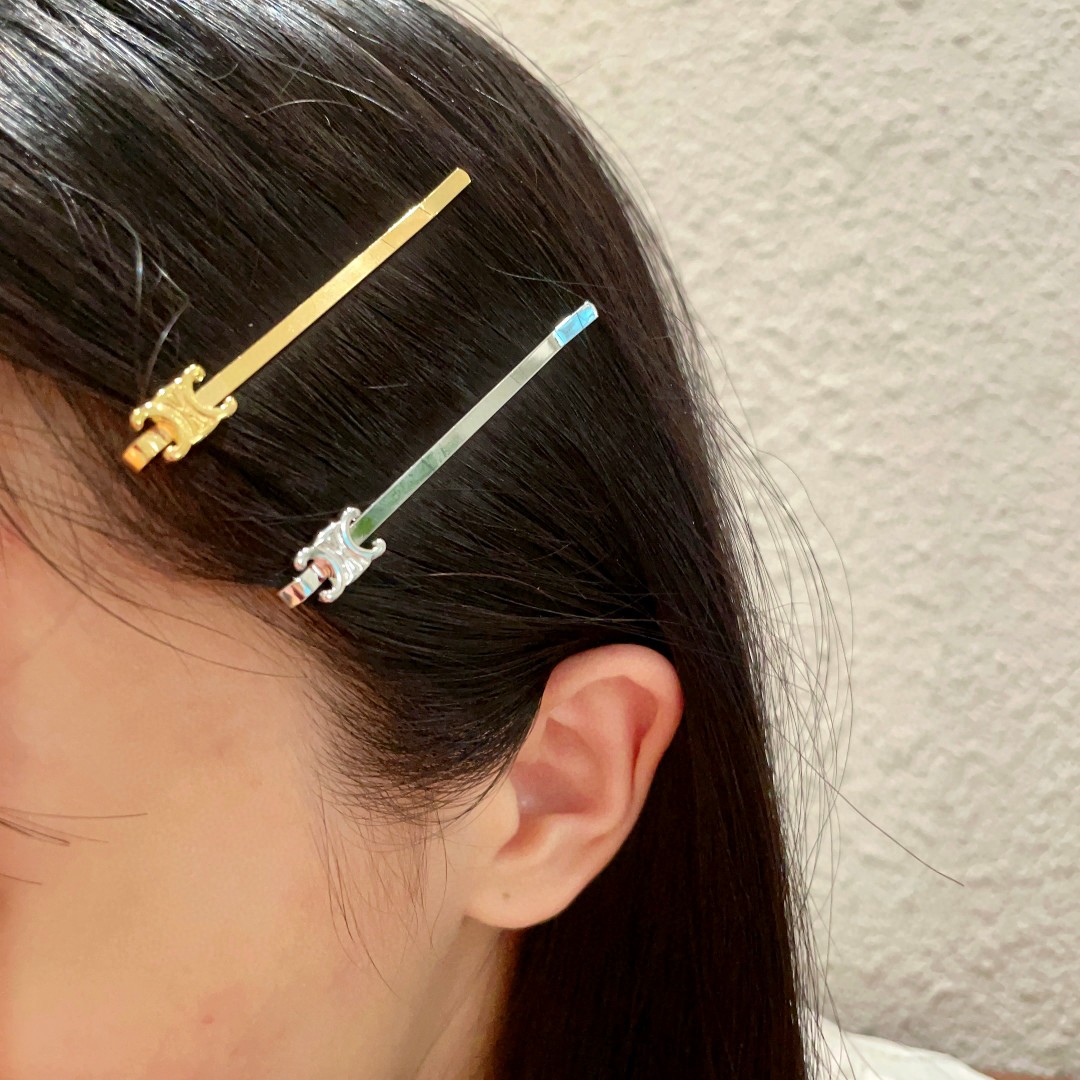 Bold Celine Hair Clips: Fashionable Set for Simple Style at ¥138 - 图片 2