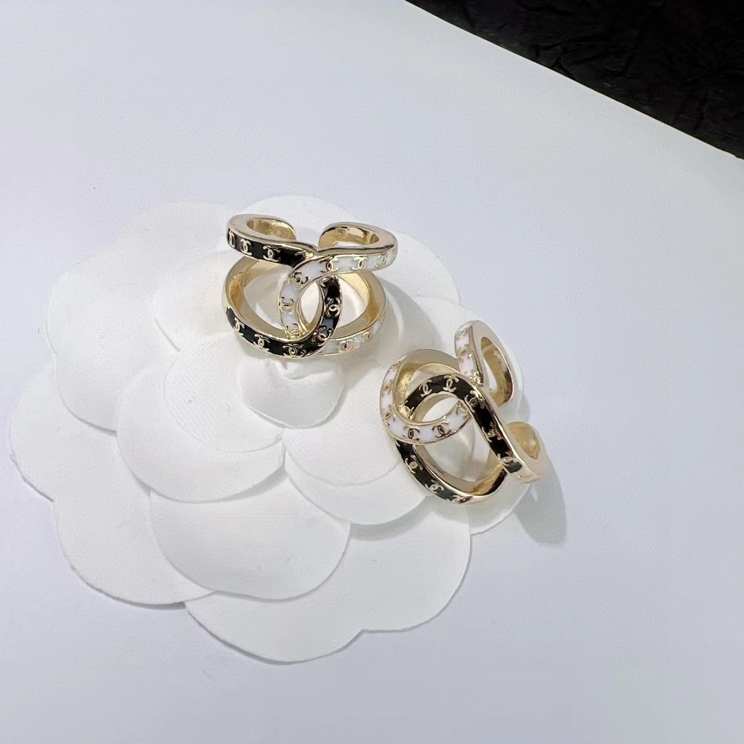 Chanel Joyas Anillo Negro Blanco Amarillo Latón