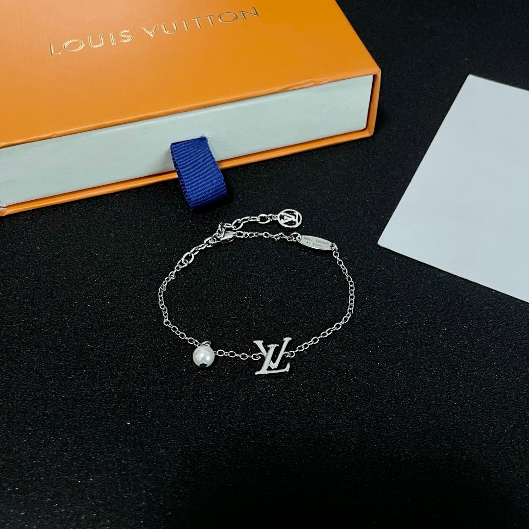 Louis Vuitton Haute Couture Haute Couture Fine Jewelry Necklace Bracelet 5