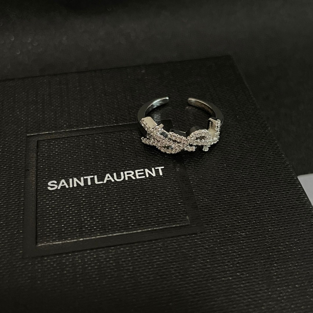 Luxury Fashion Icon: YSL San Roland Diamond Ring by Yves Saint Laurent - 图片 6