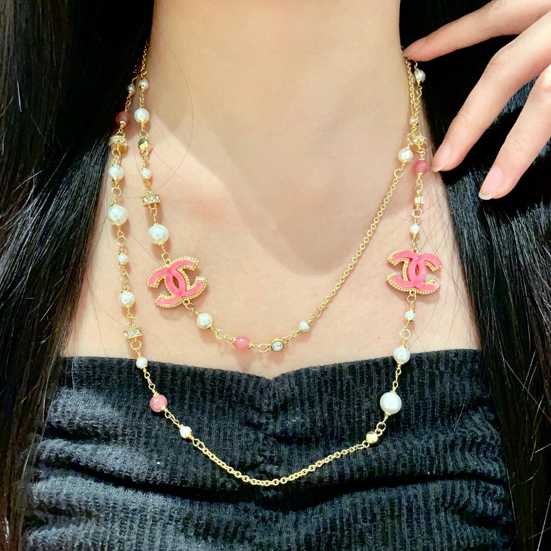 Chanel香奈儿中古项链小香家的款式真心无需多介绍每一款都超好看精致大方非常显气质.
