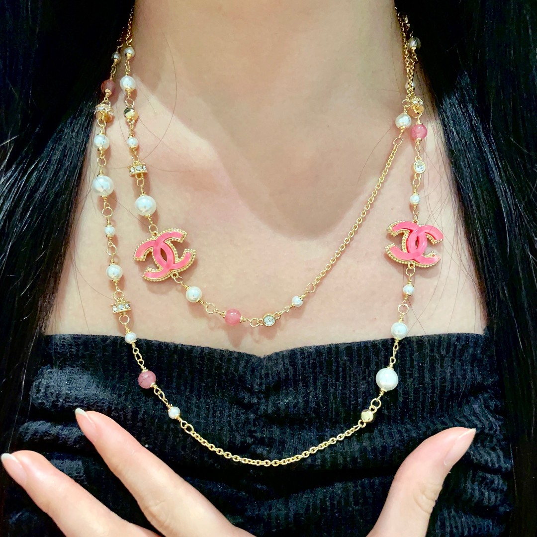 Chanel香奈儿中古项链小香家的款式真心无需多介绍每一款都超好看精致大方非常显气质.