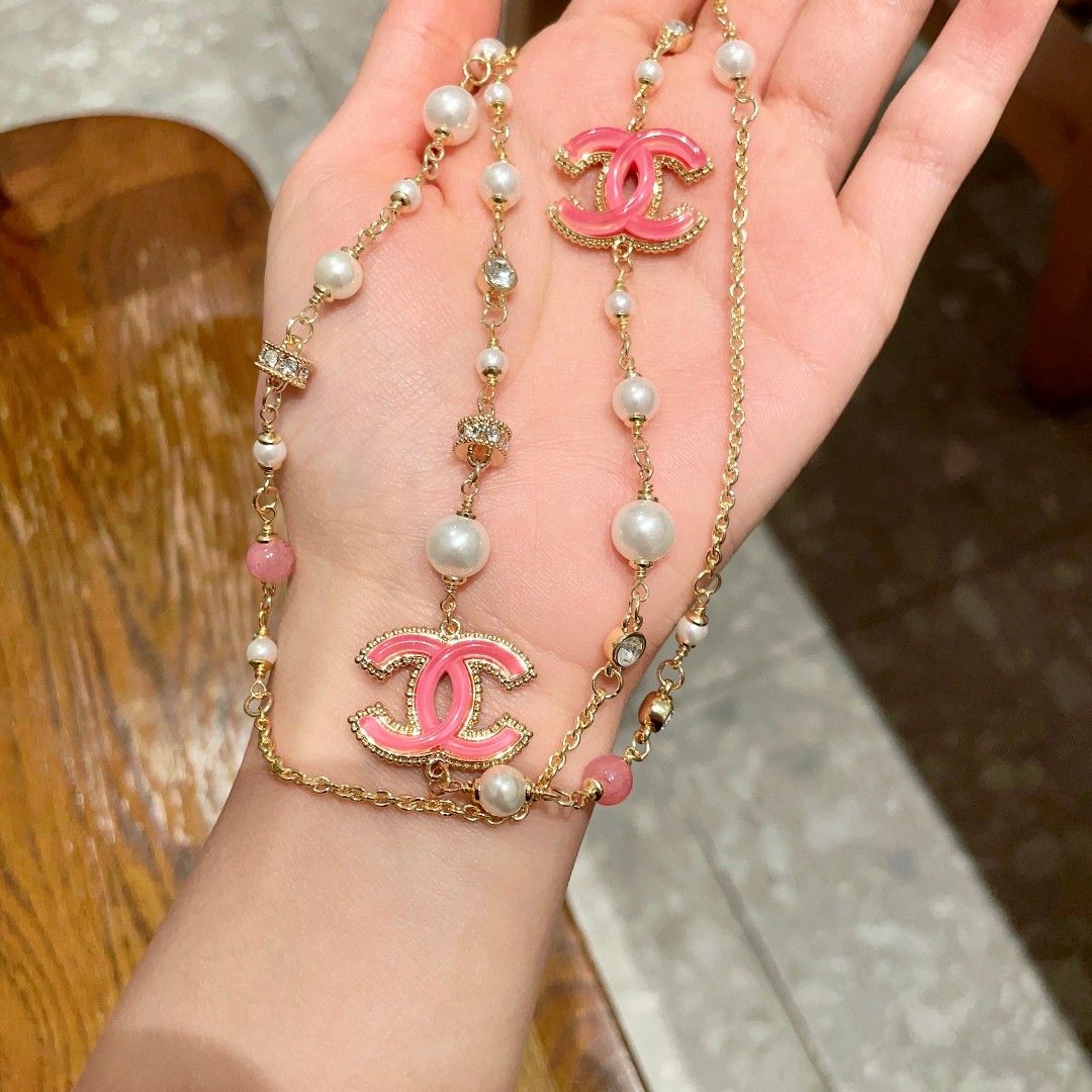 Chanel香奈儿中古项链小香家的款式真心无需多介绍每一款都超好看精致大方非常显气质.