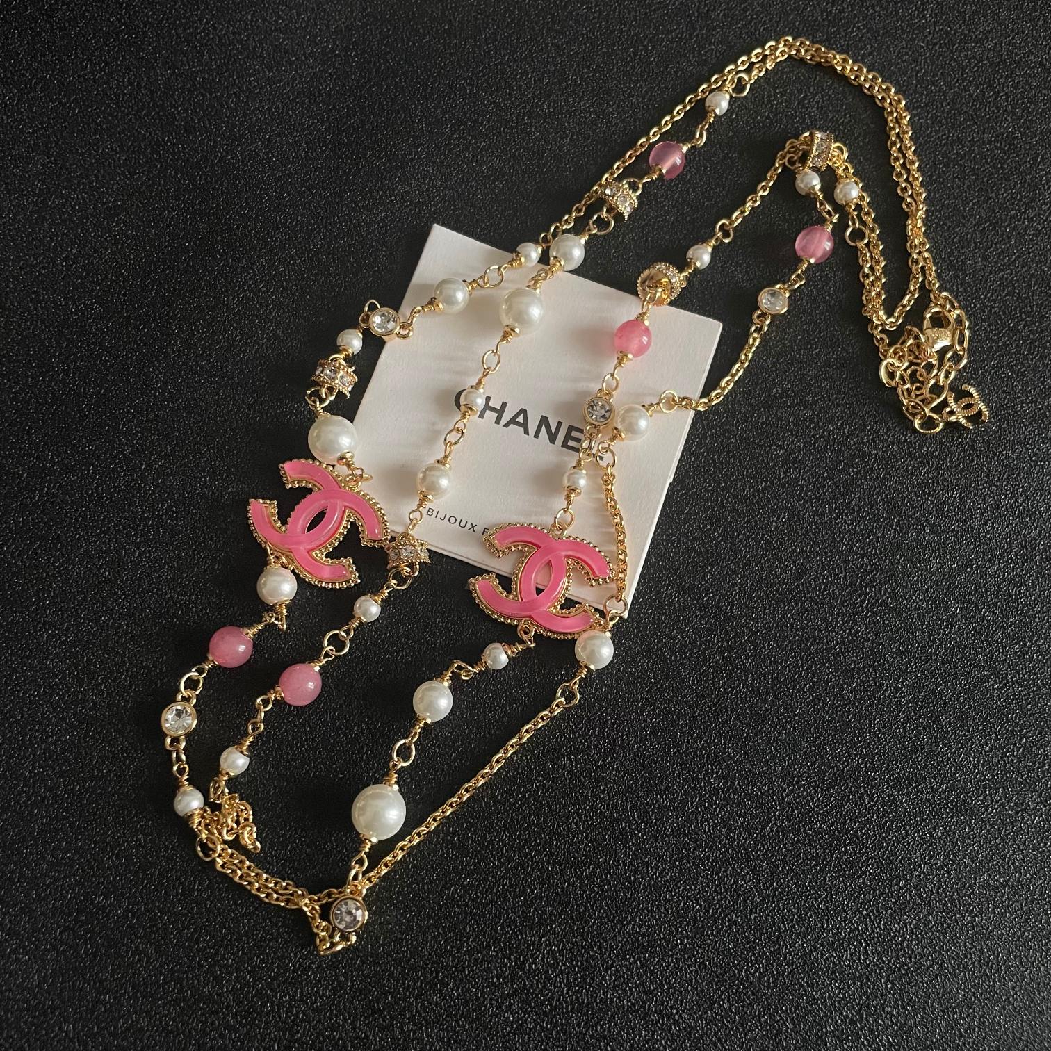 Chanel香奈儿中古项链小香家的款式真心无需多介绍每一款都超好看精致大方非常显气质.