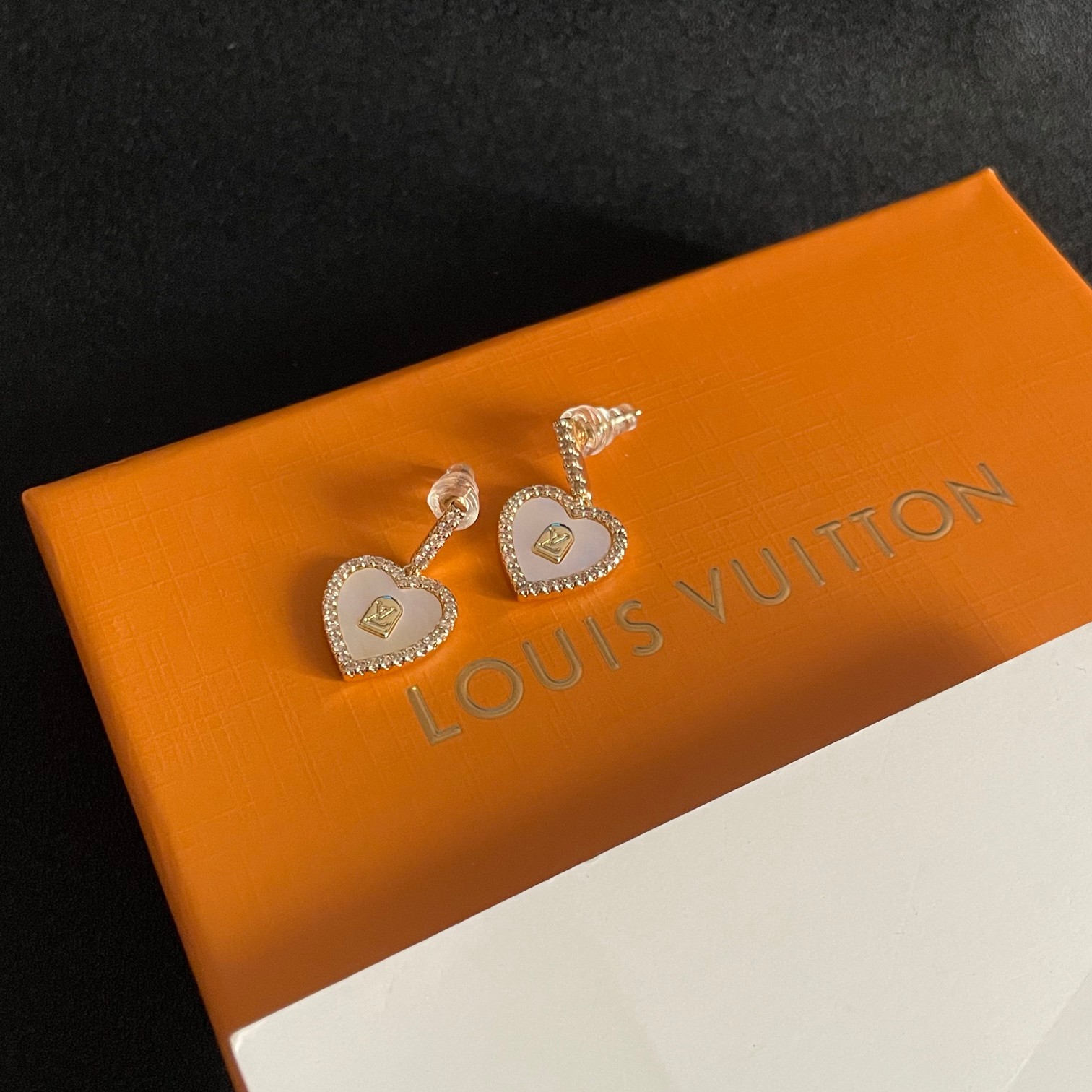 Louis Vuitton 路易威登耳环******LV金色