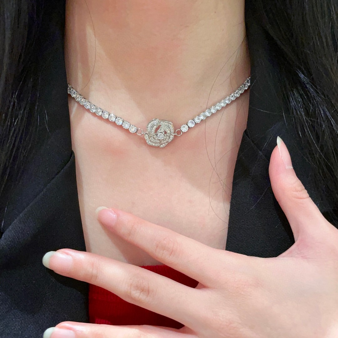 Chanel香奈儿中古项链小香家的款式真心无需多介绍每一款都超好看精致大方非常显气质.