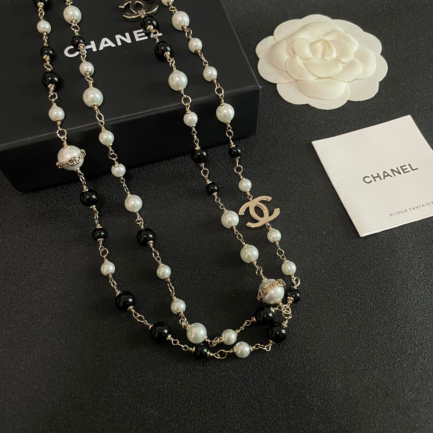 Chanel香奈儿中古字母毛衣链项链小香家的款式真心无需多介绍每一款都超好看精致大方非常显气质.