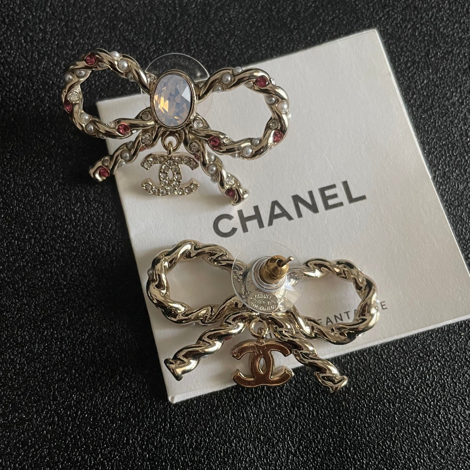 Chanel香奈儿中古双C耳钉小香家的款式真心无需多介绍每一款都超好看精致大方非常显气质
