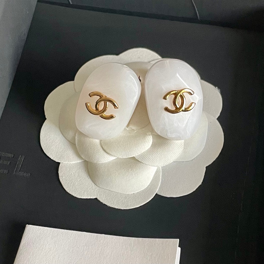 Chanel 耳夹CHANEl小香风不用打耳洞的耳环
