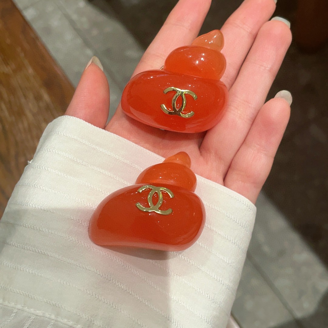 Chanel 耳夹CHANEl 最新款同步上新