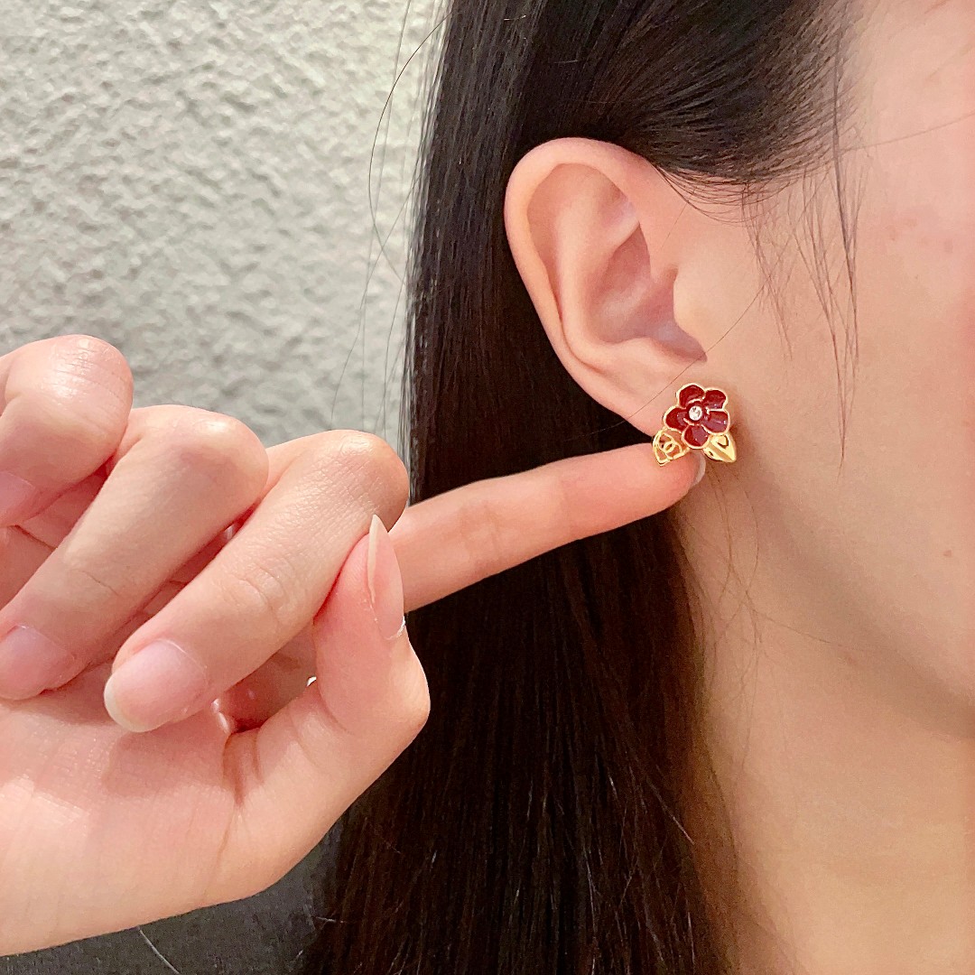  Chanel香奈儿 中古 耳钉👀小香家的款式真心无需多介绍😘🎶每一款都超好看，精致大方，非常显气质
