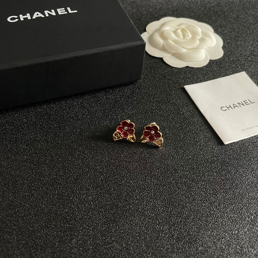 Chanel香奈儿 中古 耳钉👀小香家的款式真心无需多介绍😘🎶每一款都超好看，精致大方，非常显气质