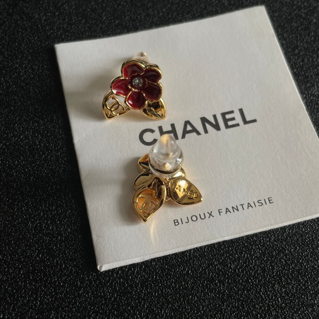  Chanel香奈儿 中古 耳钉👀小香家的款式真心无需多介绍😘🎶每一款都超好看，精致大方，非常显气质