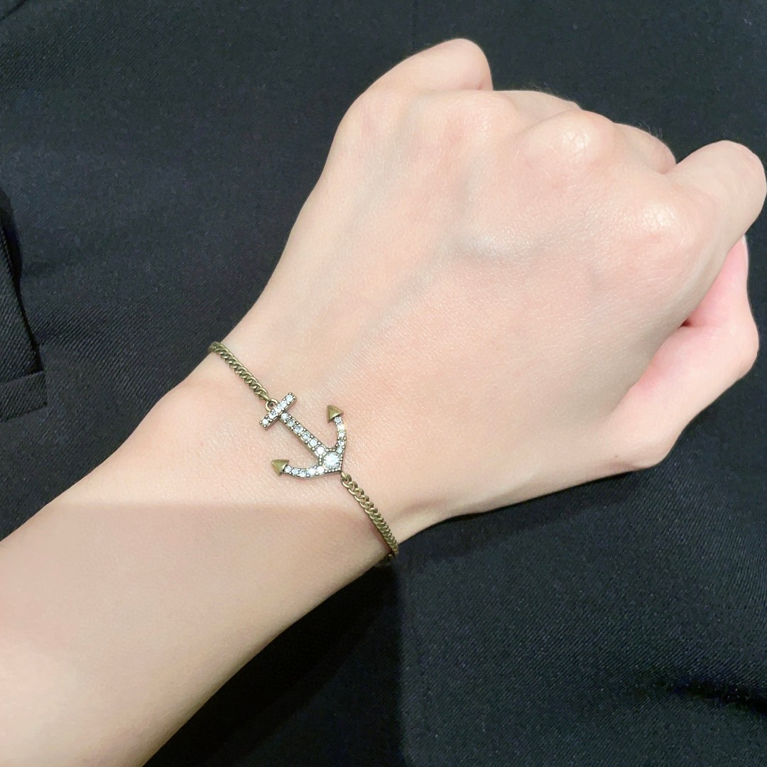 NO:107144,2025 new Gucci bracelet is available in stock, hot products are out of stock at any time, retro style and fashionable design are very beautiful, counter material and new counter model are on the market, beautiful, beautiful, romantic, essential for human hands, popular little red book, selected zp consistent material, super nice., jewelry boutique, gucci, bracelet198609092025新款古驰手链现货即发 爆款随时断货复古风格时尚造型设计很漂亮专柜材质专柜新款上市 美得不要不要的 唯美 浪漫 人手必备款 火爆小红书 精选zp一致材质 超 nice.,饰品精品,gucci,bracelet,Jewelry