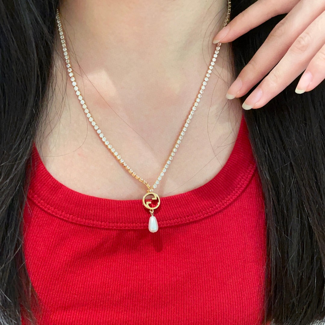 NO:107149,2025 new Gucci necklaces are available in stock. The hot products are out of stock at any time. Retro style and fashionable design are very beautiful. The counter material is on the market. It is very beautiful. Beautiful. Romantic. Must-have for human hands. Popular little red book. Selected zp consistent materials. Super nice., jewelry quality, gucci, necklace.198609092025新款古驰项链现货即发 爆款随时断货复古风格时尚造型设计很漂亮专柜材质专柜新款上市 美得不要不要的 唯美 浪漫 人手必备款 火爆小红书 精选zp一致材质 超 nice.,饰品精品,gucci,necklace,Jewelry