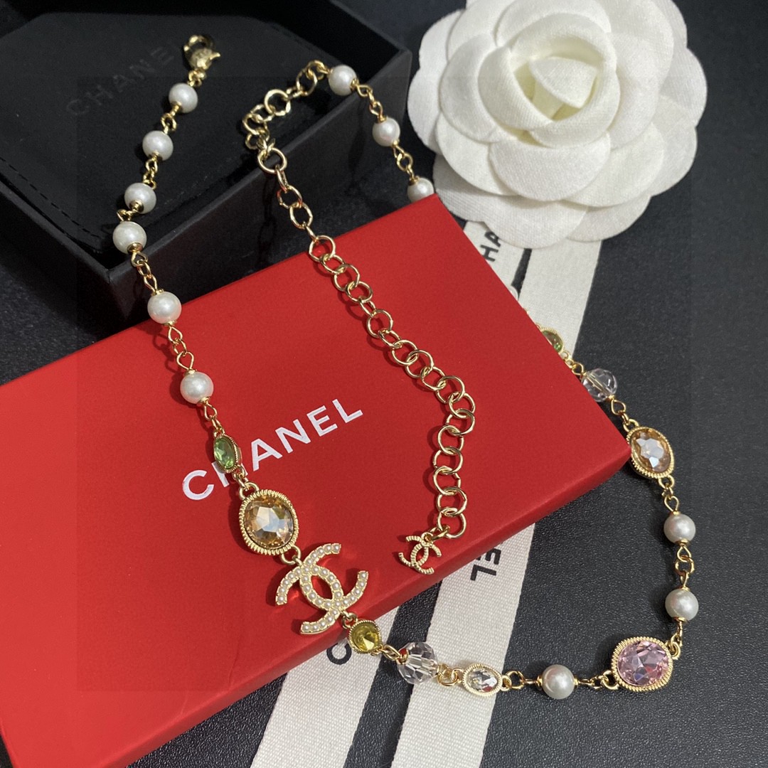 NO:108308,Chanel Chanel Middle Old Letter Necklace Xiaoxiangjia styles really need no introduction. Each one is super beautiful, exquisite and elegant, very elegant, and has a fine jewelry, chanel, chanel, chanel, chanel, necklace19860909Chanel香奈儿 中古 字母项链小香家的款式真心无需多介绍每一款都超好看,精致大方,非常显气质,饰品精品,chanel,chanel,chanel,necklace,Jewelry