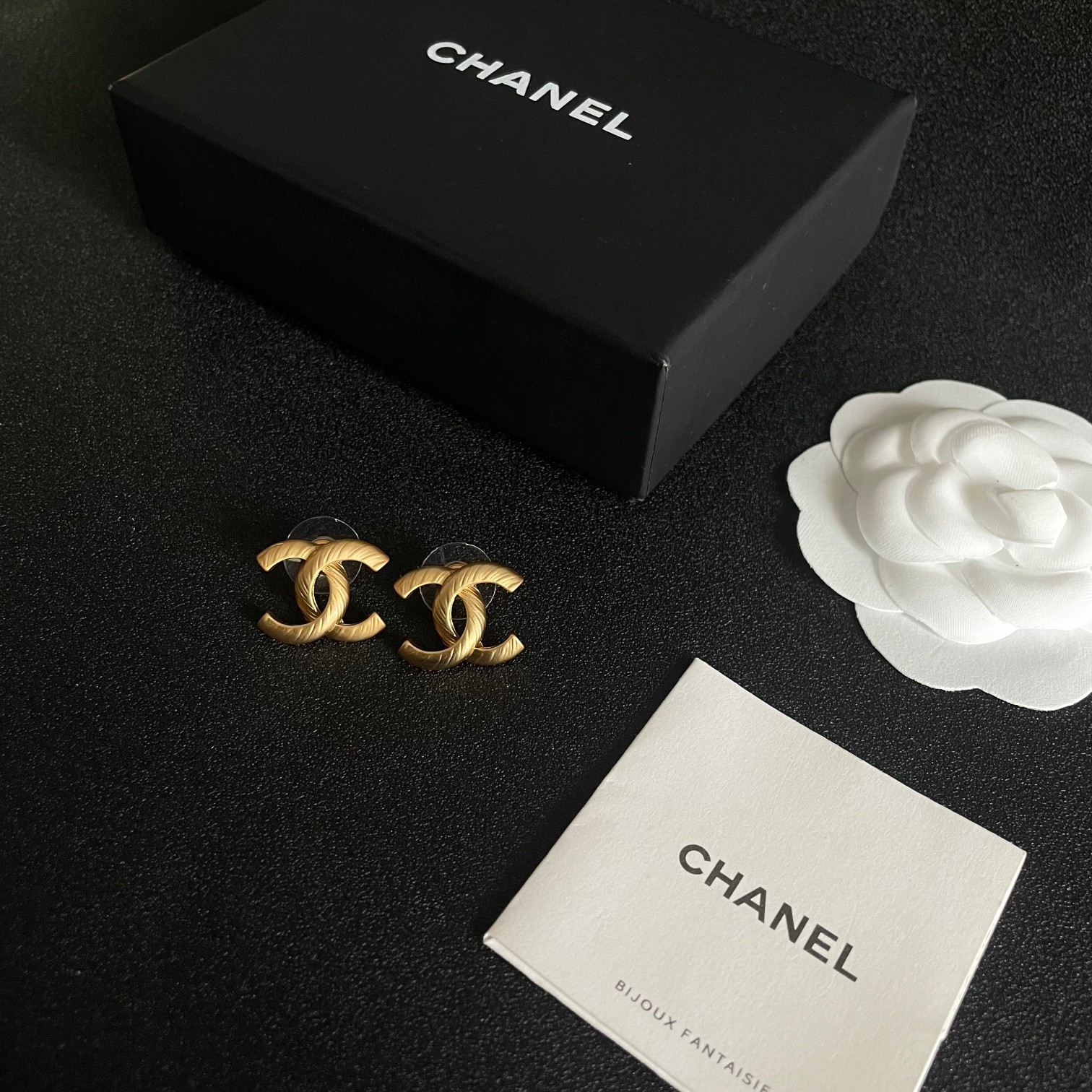 P50 Chanel香奈儿 中古 耳钉👀小香家的款式真心无需多介绍😘🎶每一款都超好看，精致大方，非常显气质
