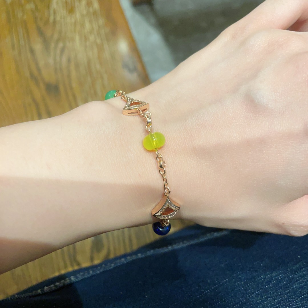 💰238   宝格丽高级玛瑙扇形裙子手链 原版刻字 美腻 👗diva系列 🎉高端 一比一定制火爆 裙子扇形 💎奢侈美丽💐