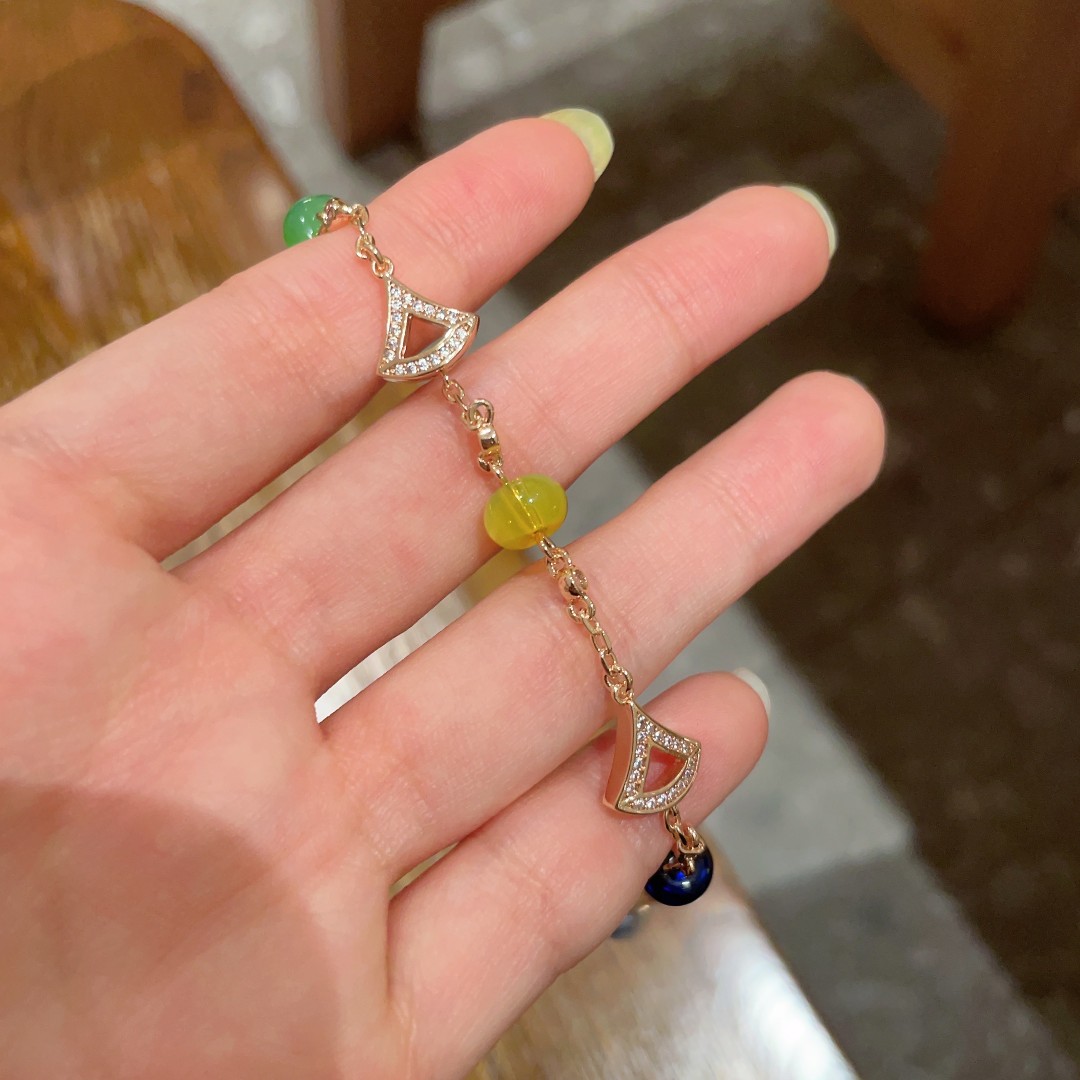 💰238   宝格丽高级玛瑙扇形裙子手链 原版刻字 美腻 👗diva系列 🎉高端 一比一定制火爆 裙子扇形 💎奢侈美丽💐