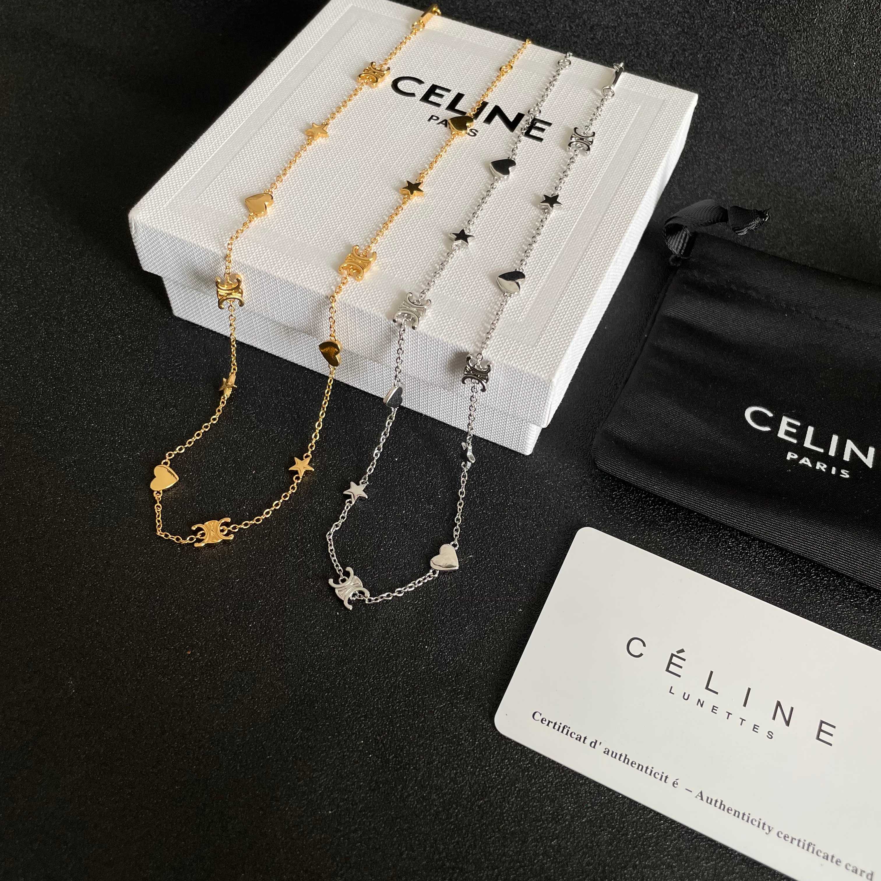  Celine 赛琳 项链 一直是简约时尚界的标杆大胆的设计 百看不厌▪️搭配起来更Fashion ✨.